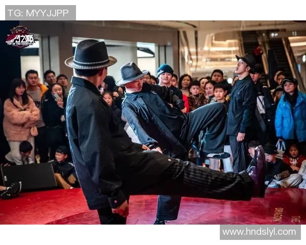 广州街舞队与成都街舞队赛后复盘团队协作的亮点与不足分析 广州街舞队与成都街舞队赛后复盘团队协作的亮点与不足分析