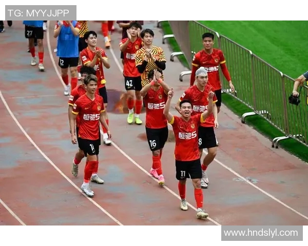 广州羽毛球队快攻战术揭秘：深度解析其成功背后的秘密与技巧