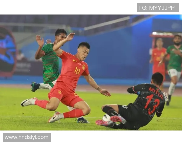 重庆足球队在亚运会中的个人能力表现分析与点评 重庆足球队在亚运会中的个人能力表现分析与点评