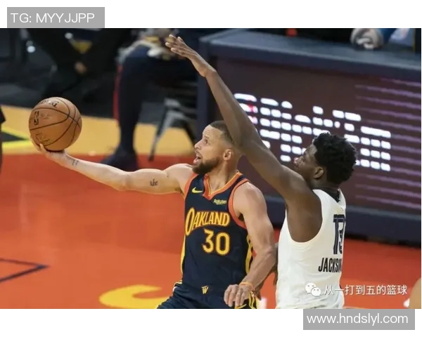 勇士与灰熊激战再续中文解说精彩瞬间回顾与分析