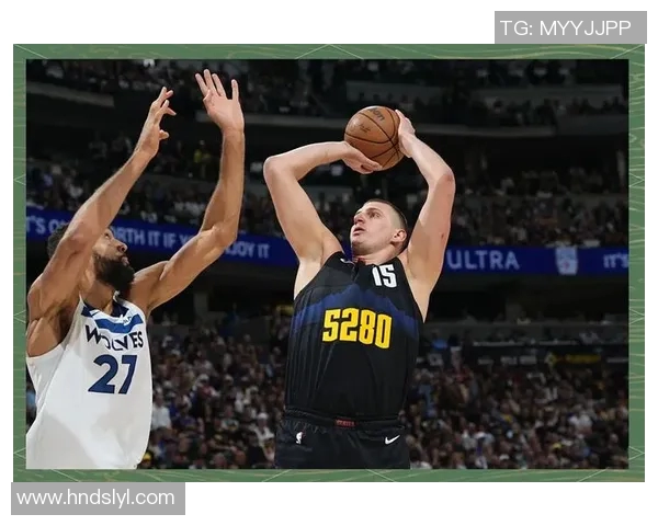 森林狼与活塞激战正酣谁能在这场较量中笑到最后