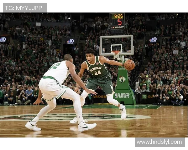 班菲特与波士顿河的精彩对决揭示了篮球战术与团队协作的重要性 班菲特与波士顿河的精彩对决揭示了篮球战术与团队协作的重要性