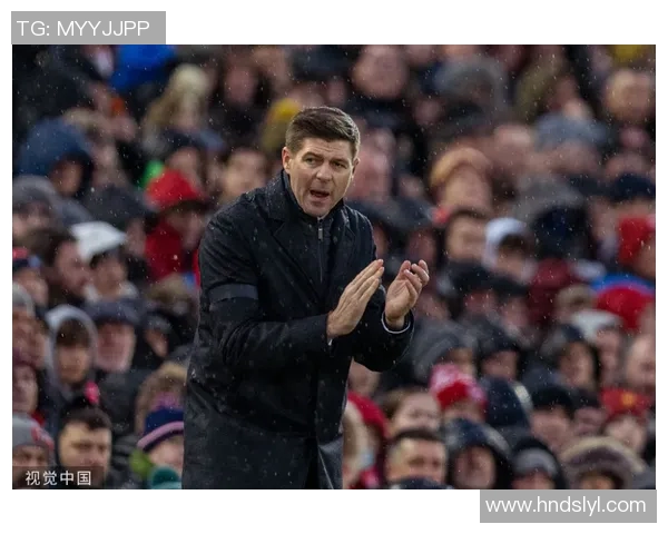 阿斯顿拉与利兹联激战正酣谁能在英超赛场笑到最后