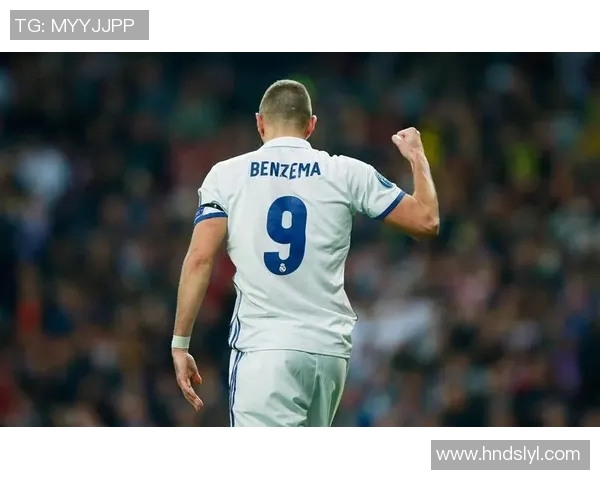 本泽马的传奇之路:从青涩少年到世界足球巨星的华丽转身 本泽马的传奇之路:从青涩少年到世界足球巨星的华丽转身