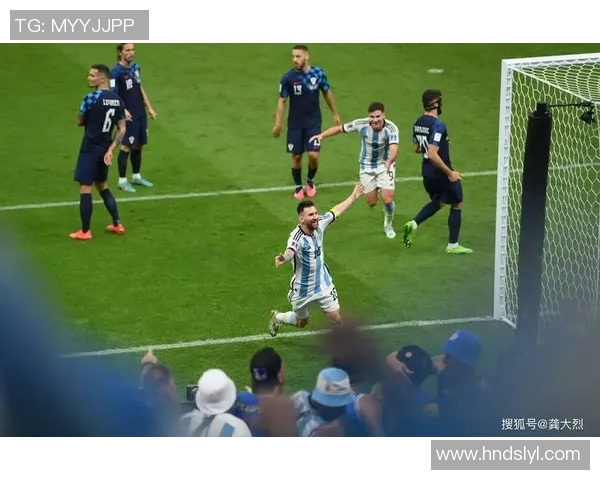 马丁内斯的传奇旅程与足球世界的辉煌成就解析